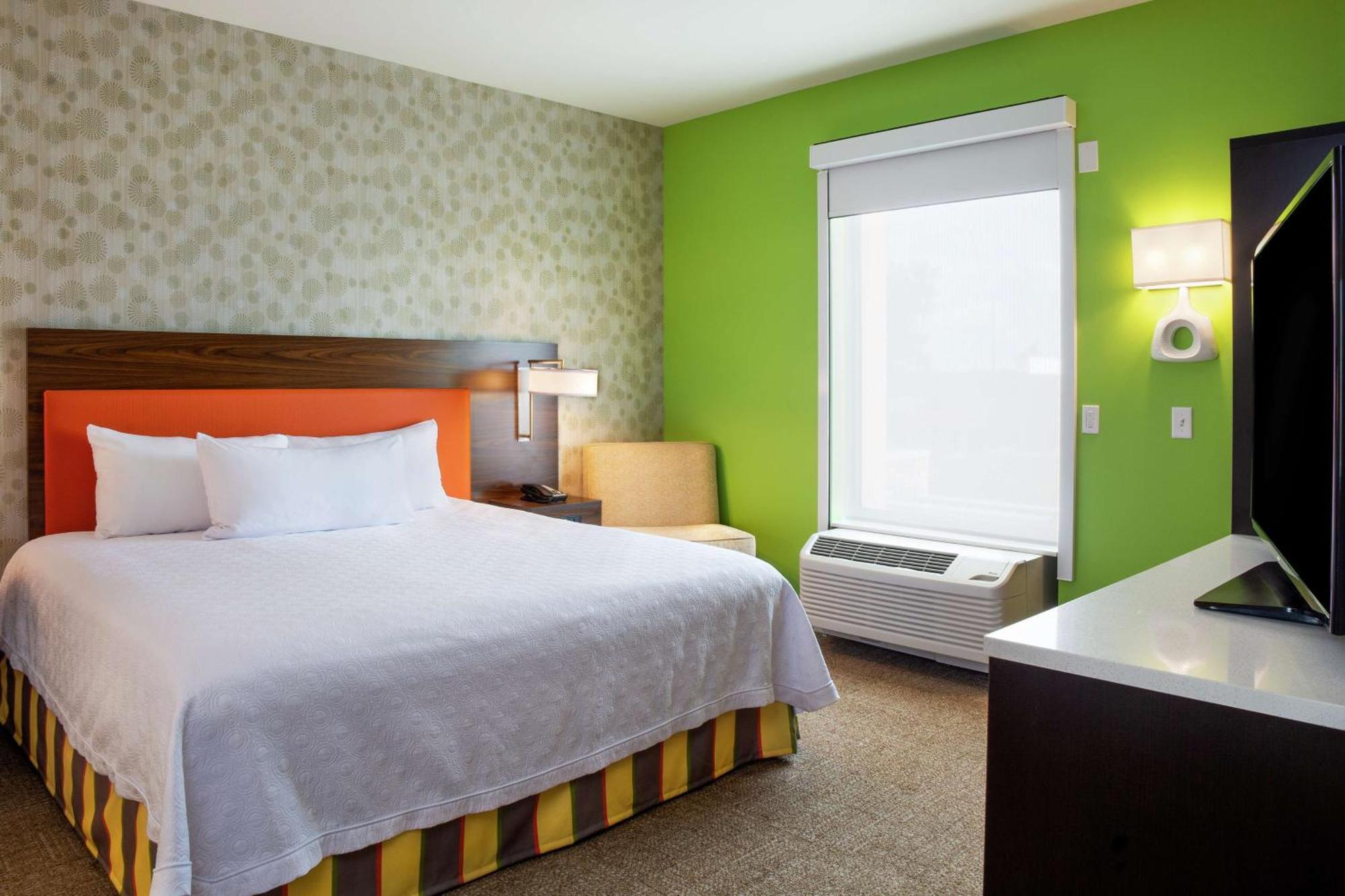One-Bedroom King Suite - Non-Smoking