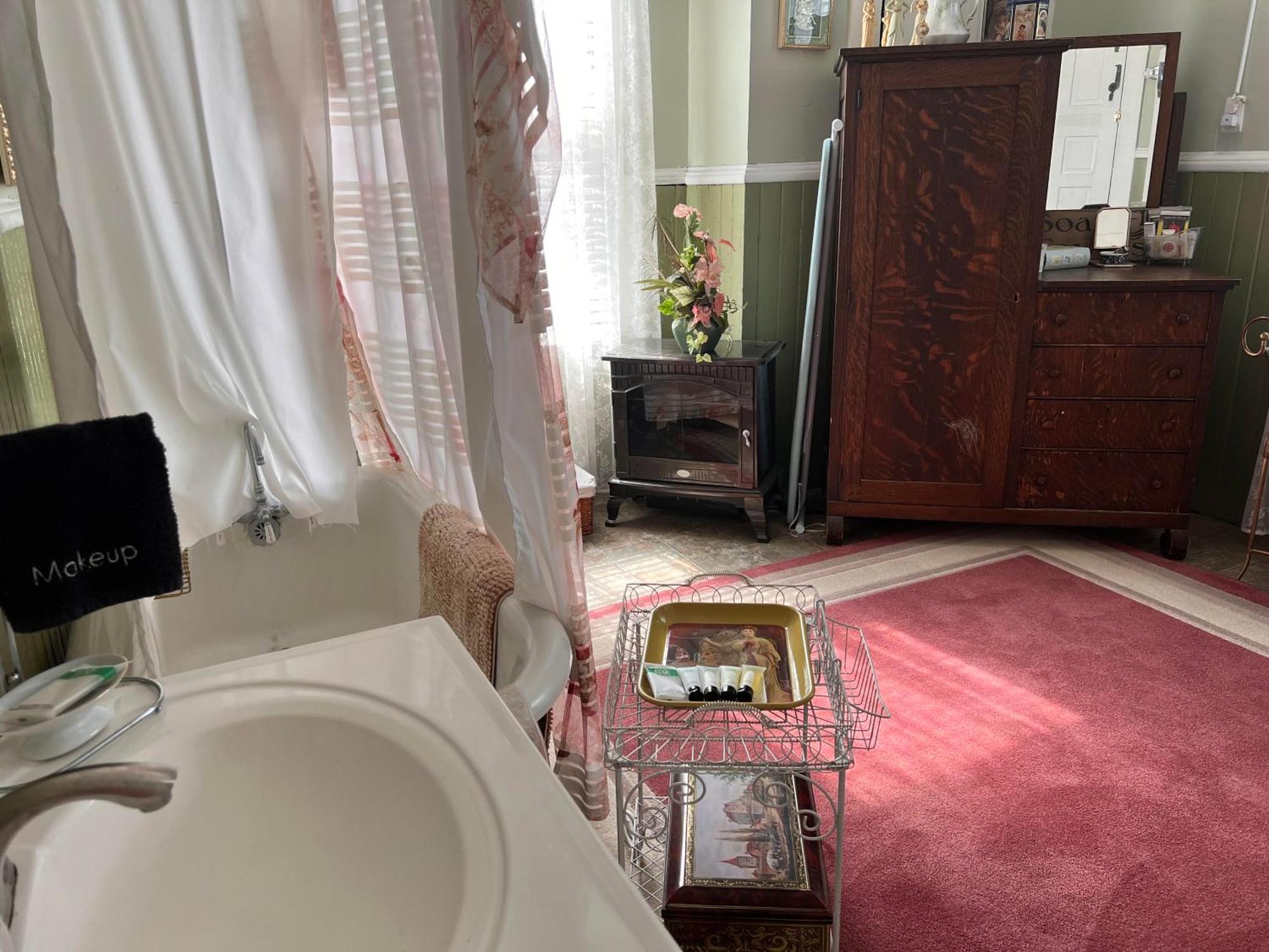 Deluxe Double Room Bath