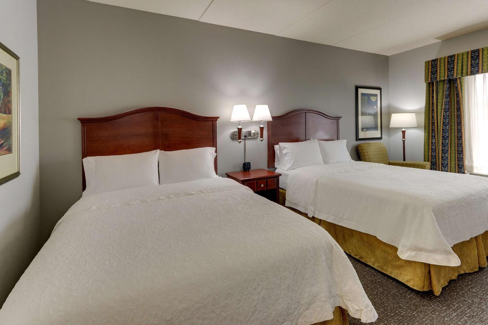 Queen Room with Two Queen Beds - Hearing Access/Non-Smoking,1557468451:JPEG