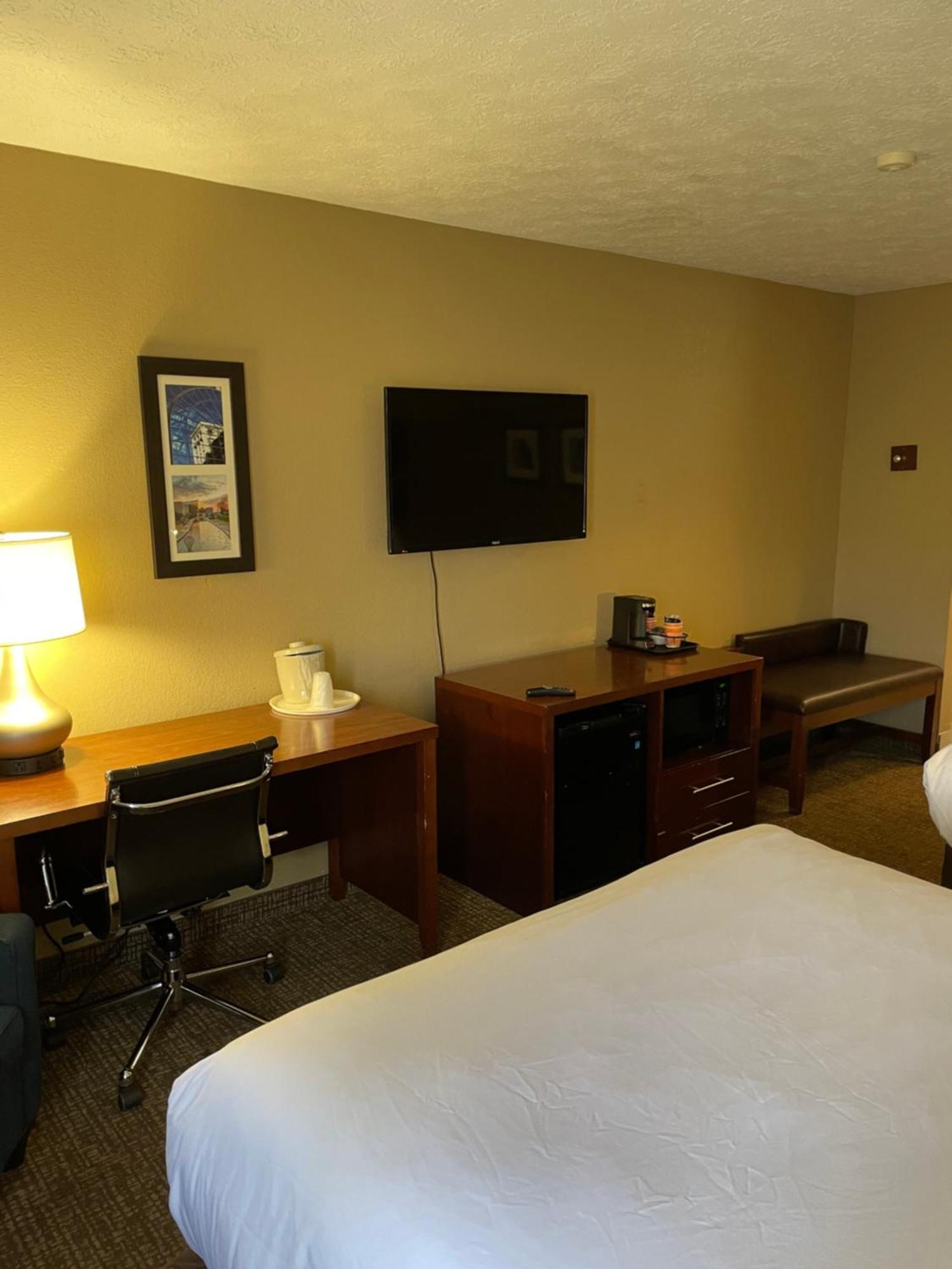 Queen Room Two Queen Beds Non-Smoking