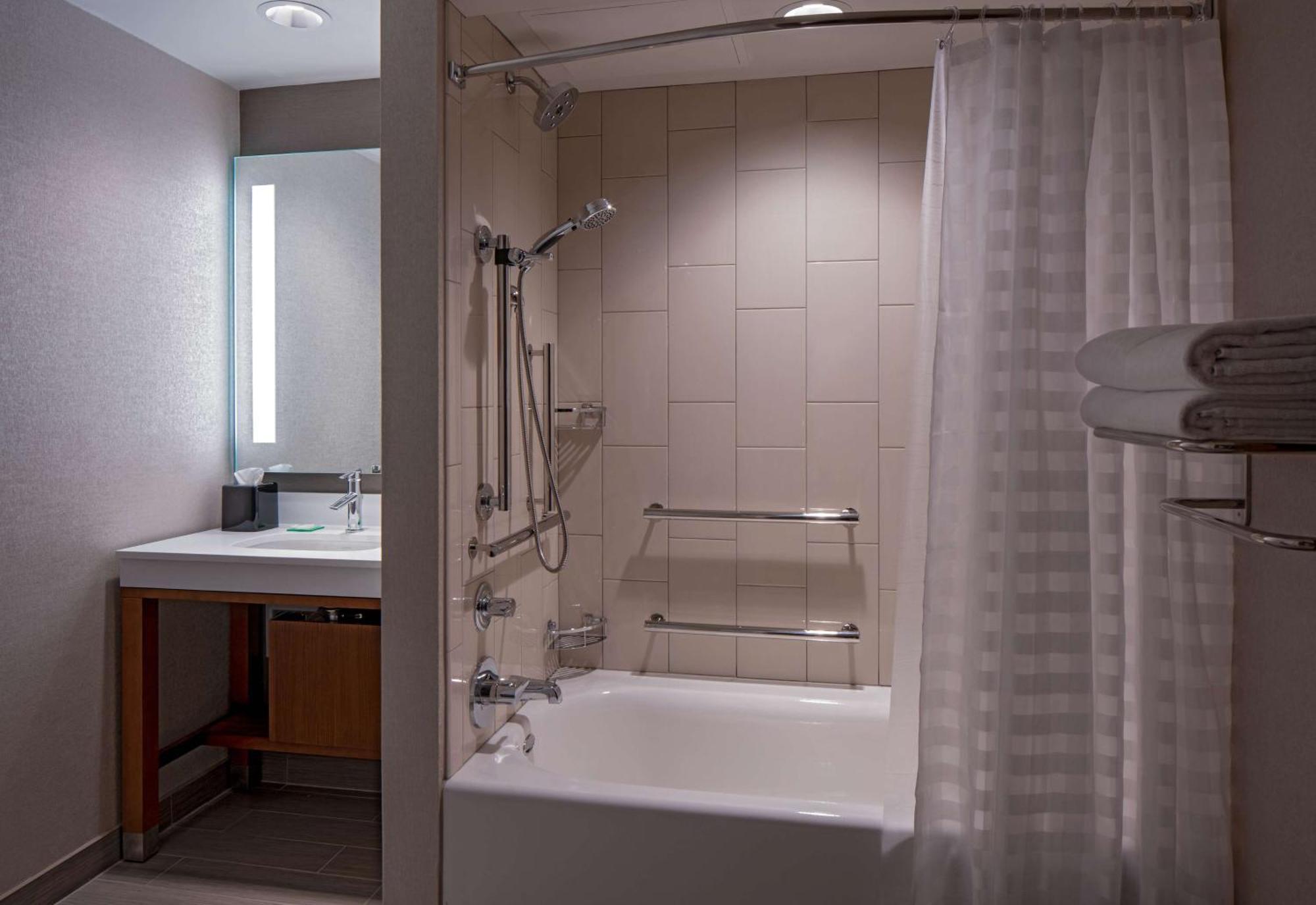 Queen Room Two Queen Beds Accessible Tub