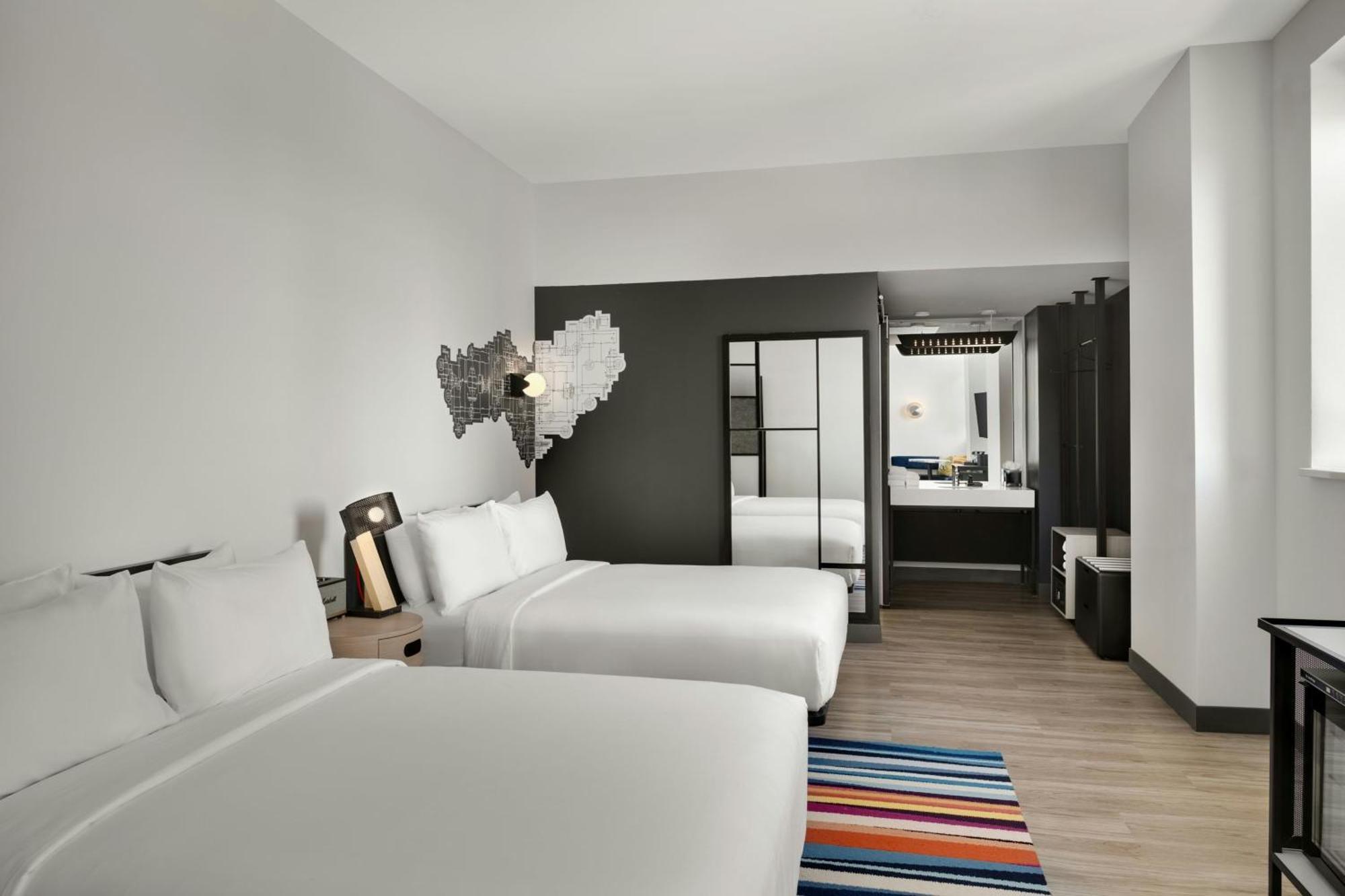 Queen Room with Two Queen Beds and Skyline View