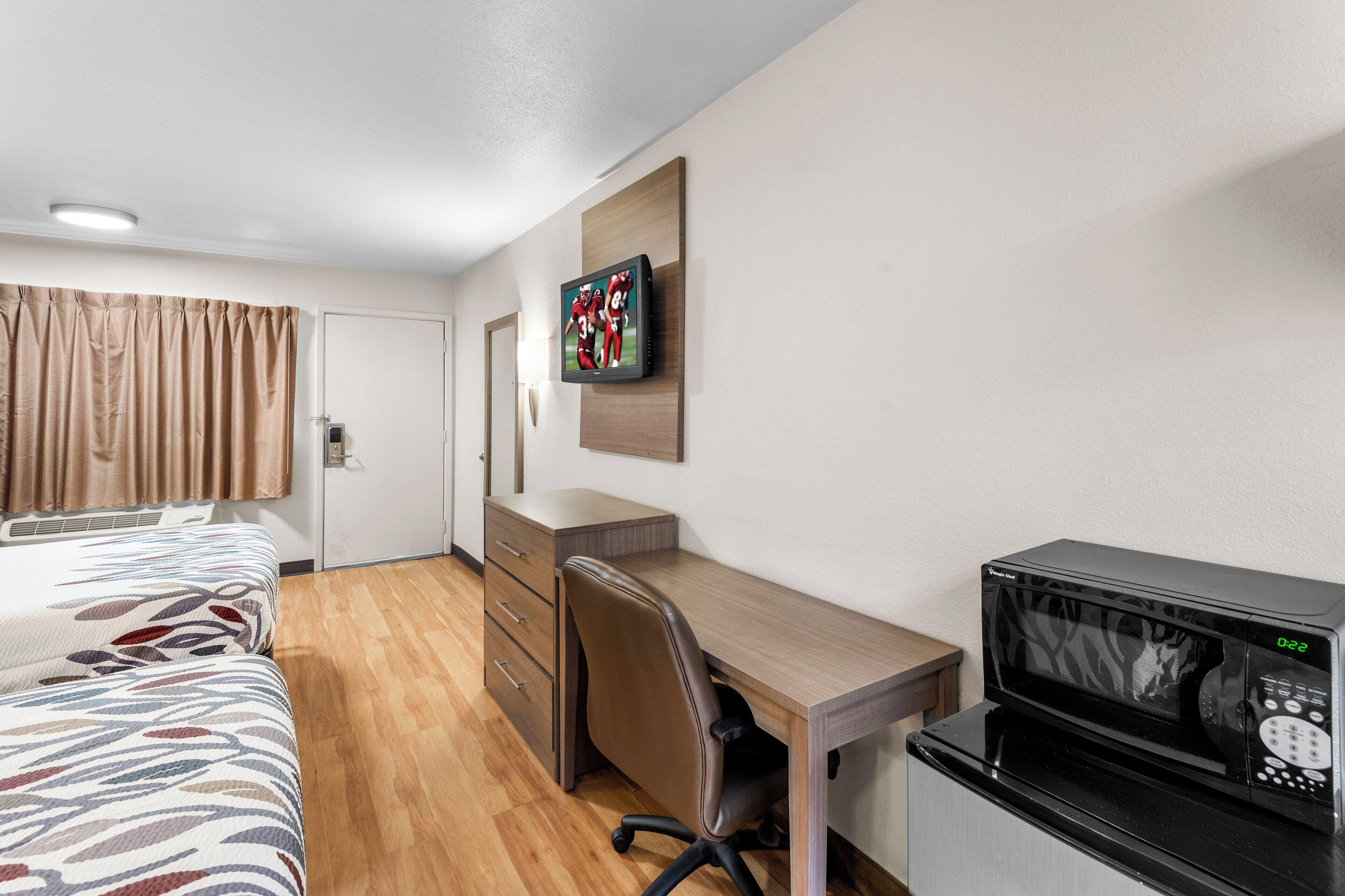 Deluxe Room Two Double Beds Smoke