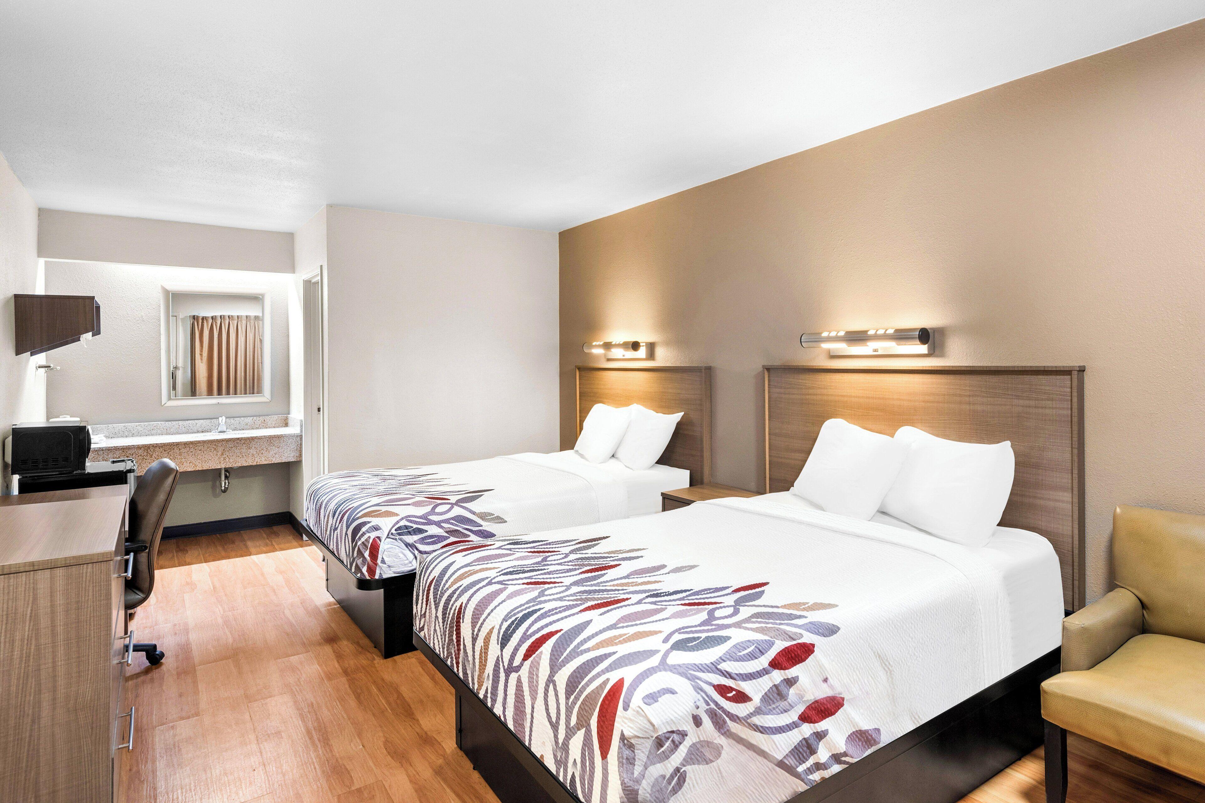 Deluxe Room Two Double Beds Smoke
