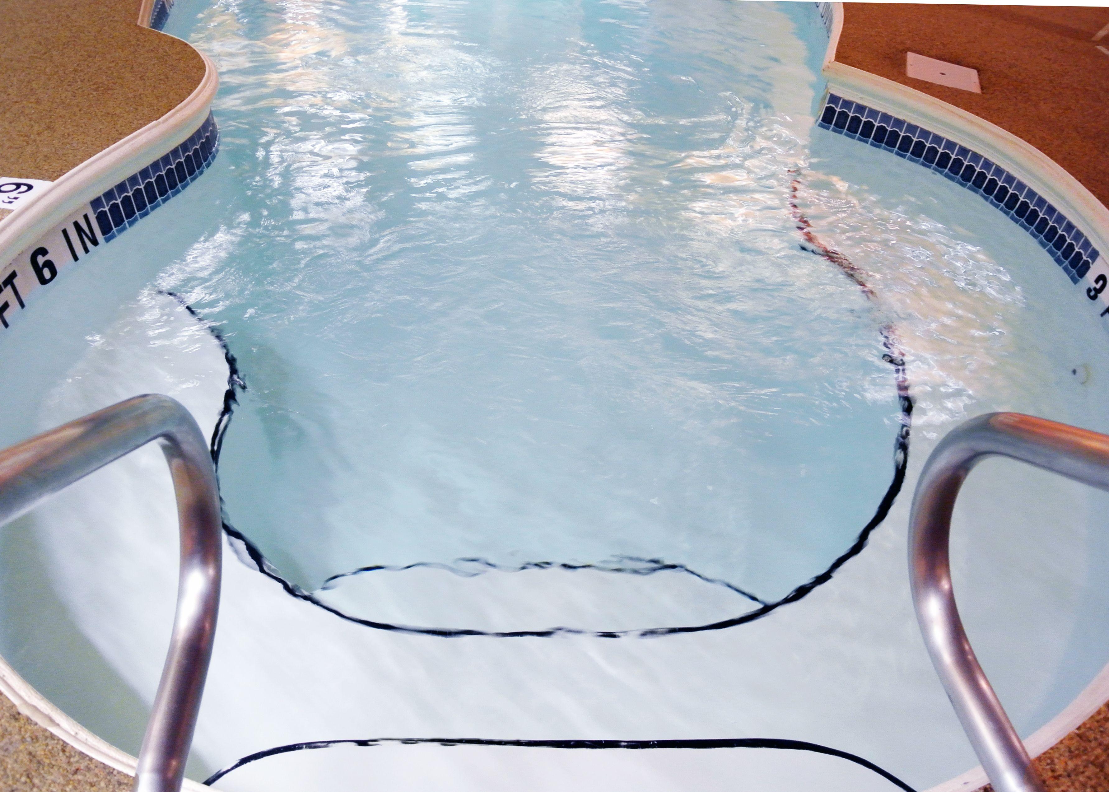 Majestic Swimming Pool Suite