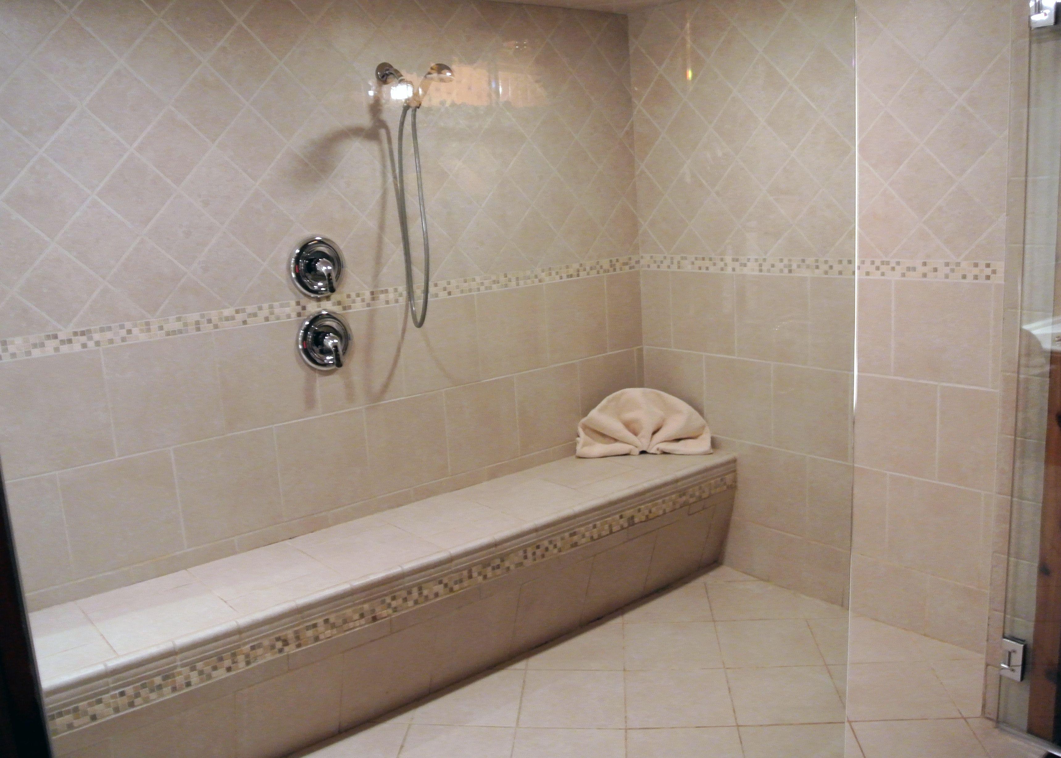 Paradise Swimming Pool Suite