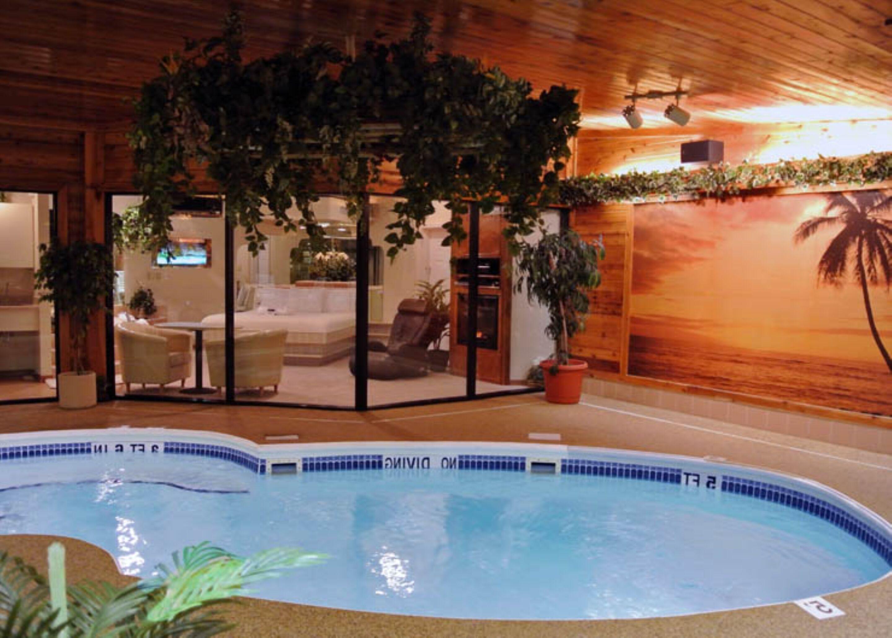 Majestic Swimming Pool Suite