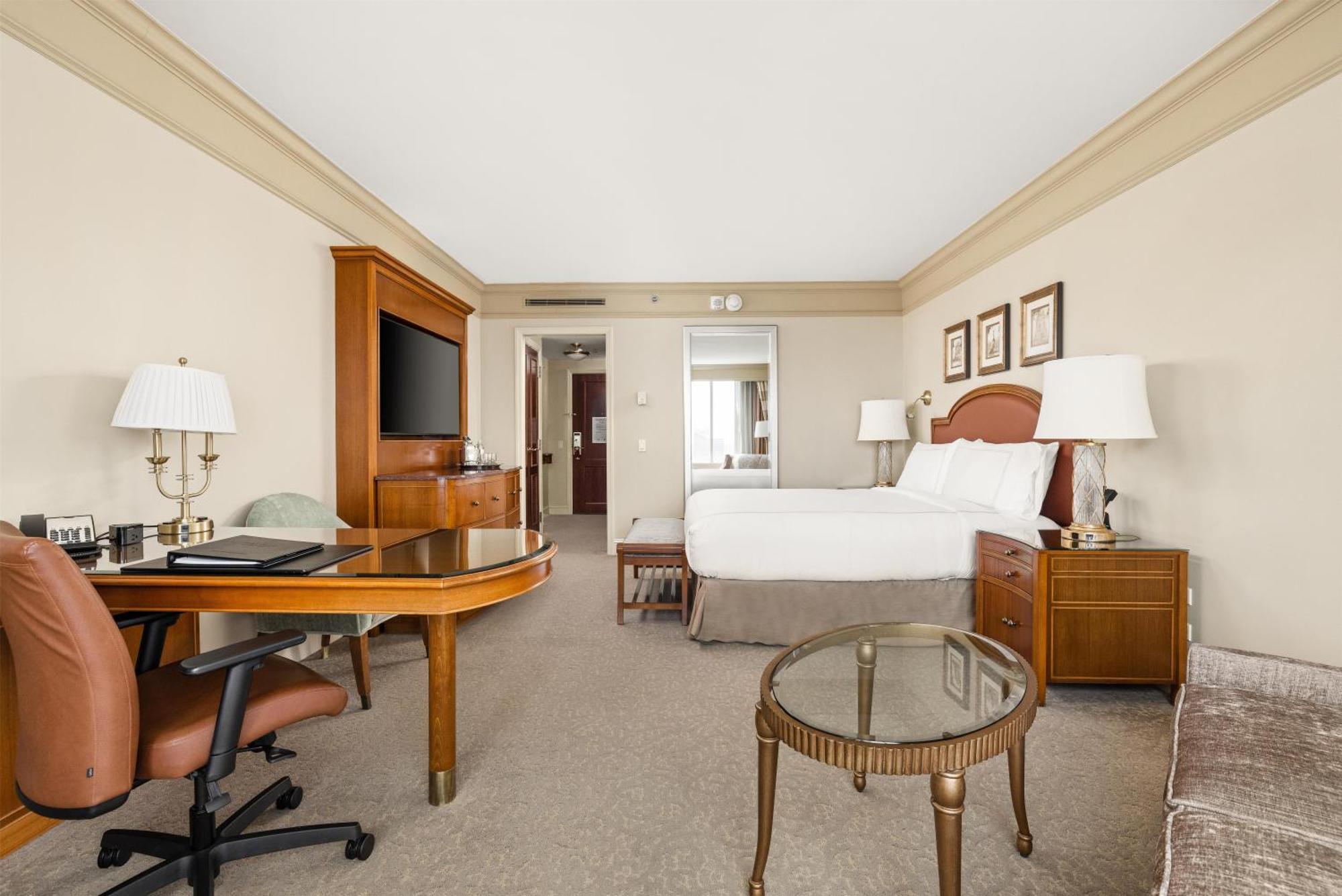 Deluxe King Room
