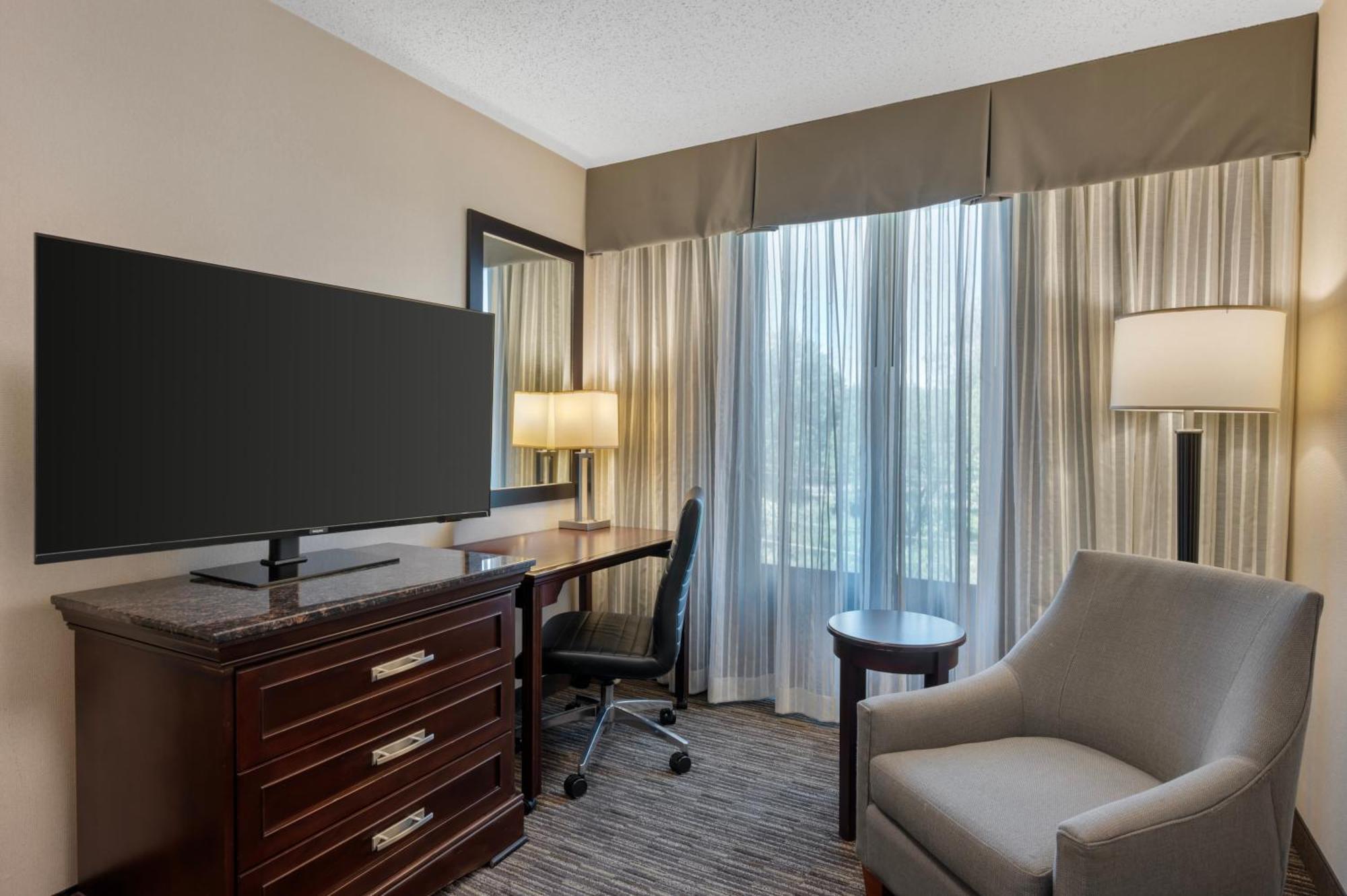 Queen Suite Two Queen Beds