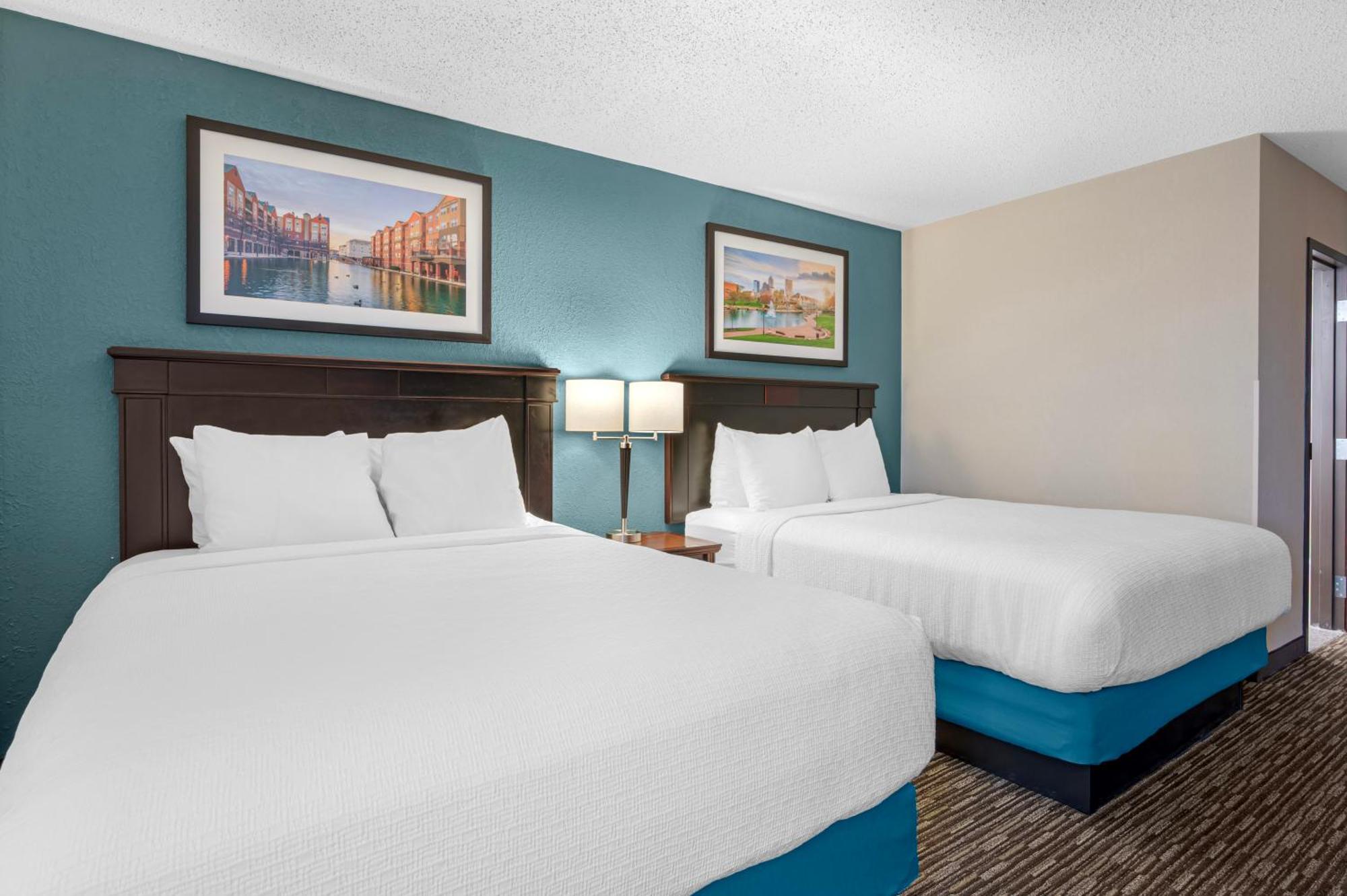Queen Suite Two Queen Beds
