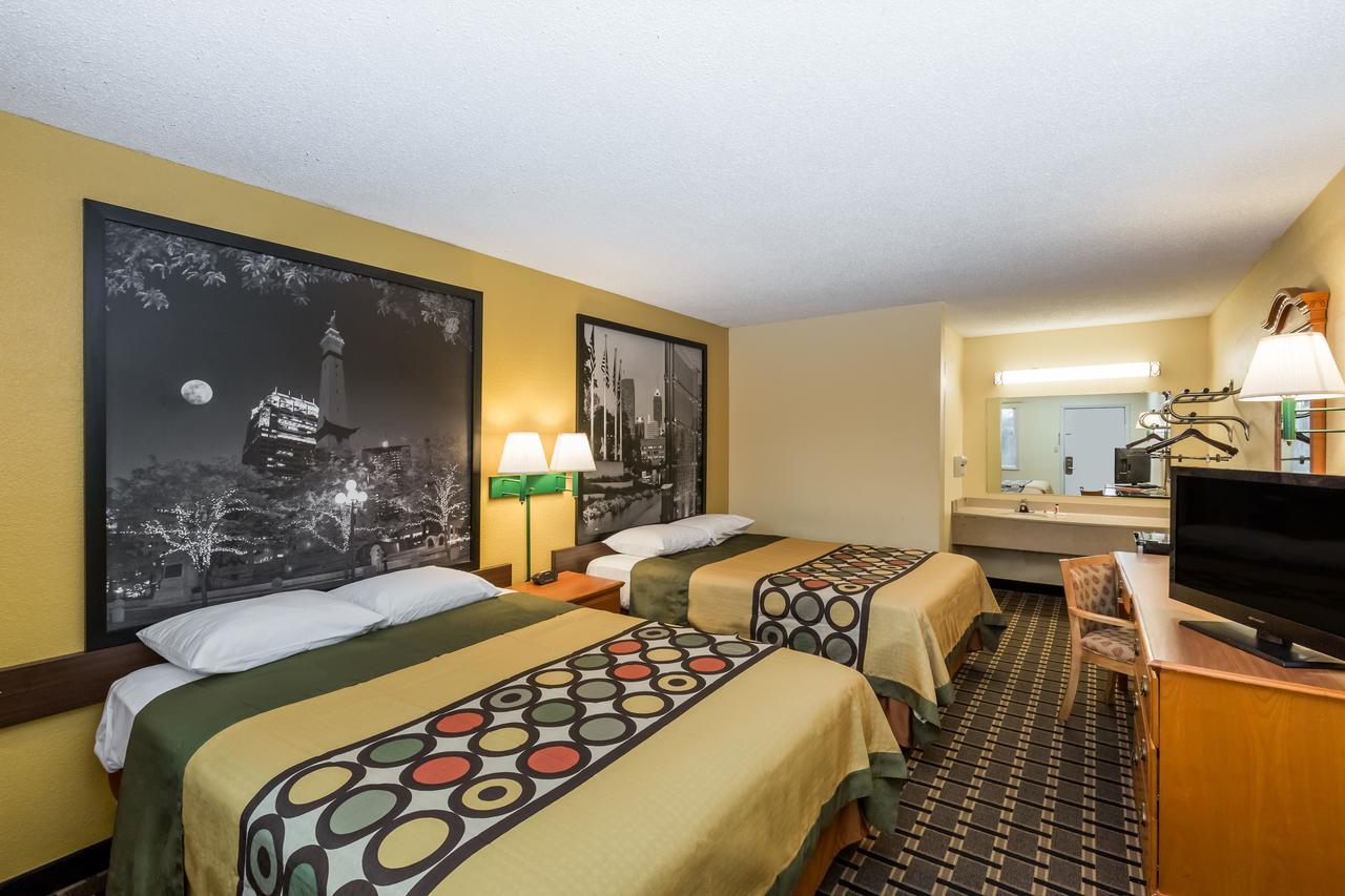 Queen Room with Two Queen Beds - Non-Smoking