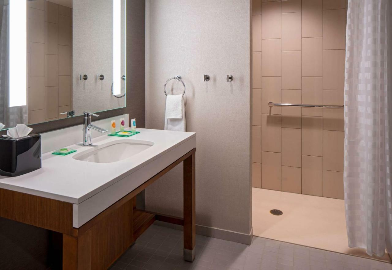 Queen Room Two Queen Beds Accessible Tub