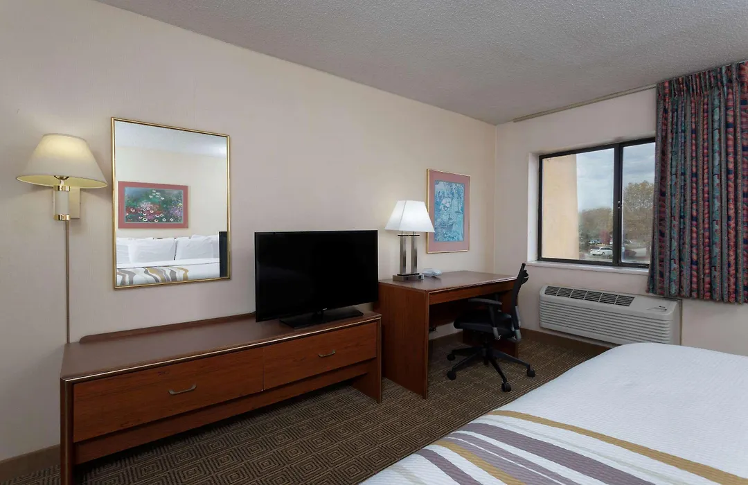 La Quinta Inn By Wyndham Indianapolis East-Post Drive-1
