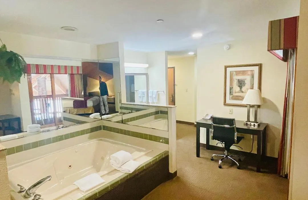 Baymont By Wyndham Indianapolis-1