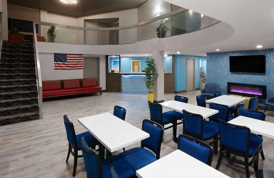 Days Inn & Suites By Wyndham Northwest Indianapolis-1