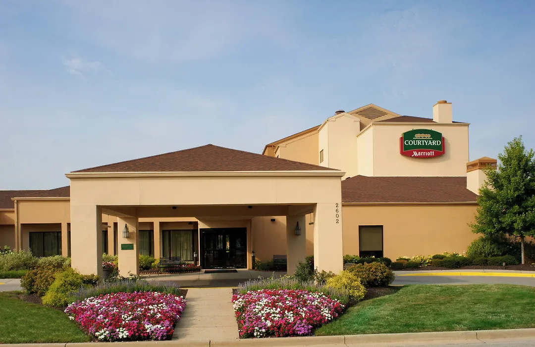 Courtyard By Marriott Indianapolis Airport-1