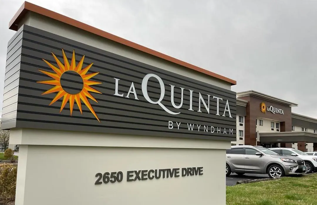 La Quinta Inn By Wyndham Indianapolis Airport Executive Dr-1