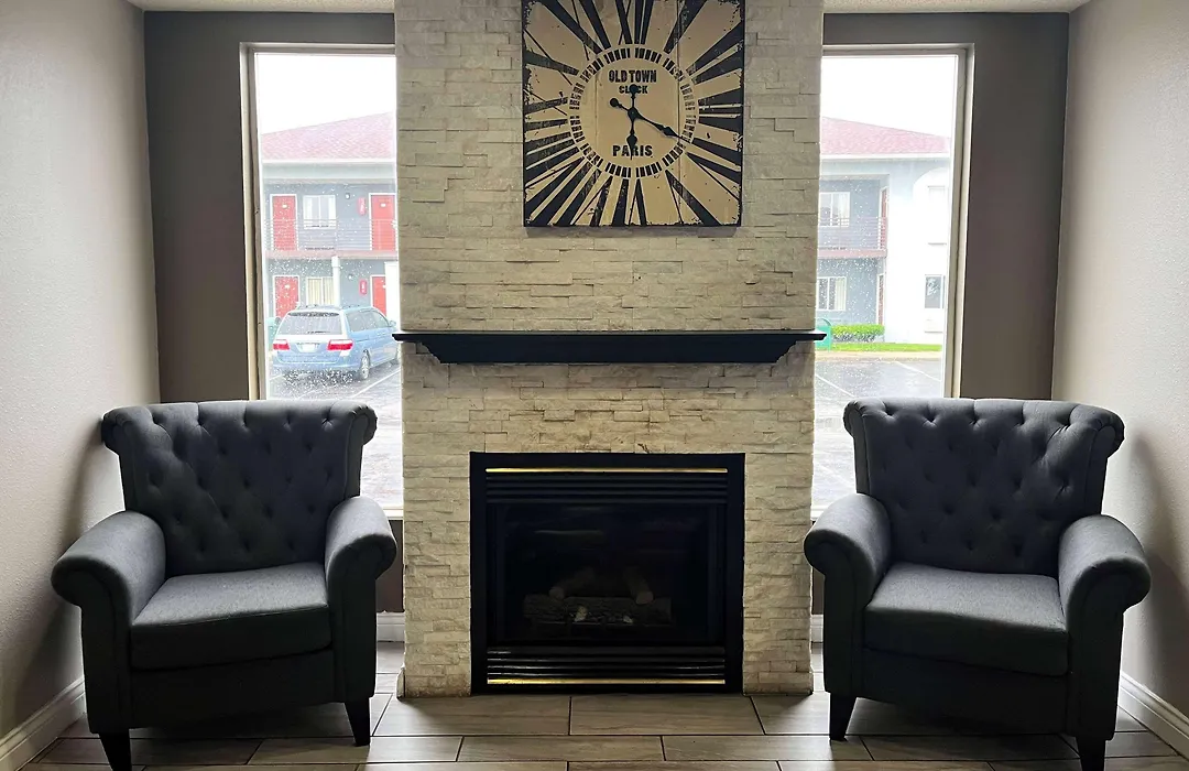 Super 8 By Wyndham Indianapolis/Ne/Castleton Area-1