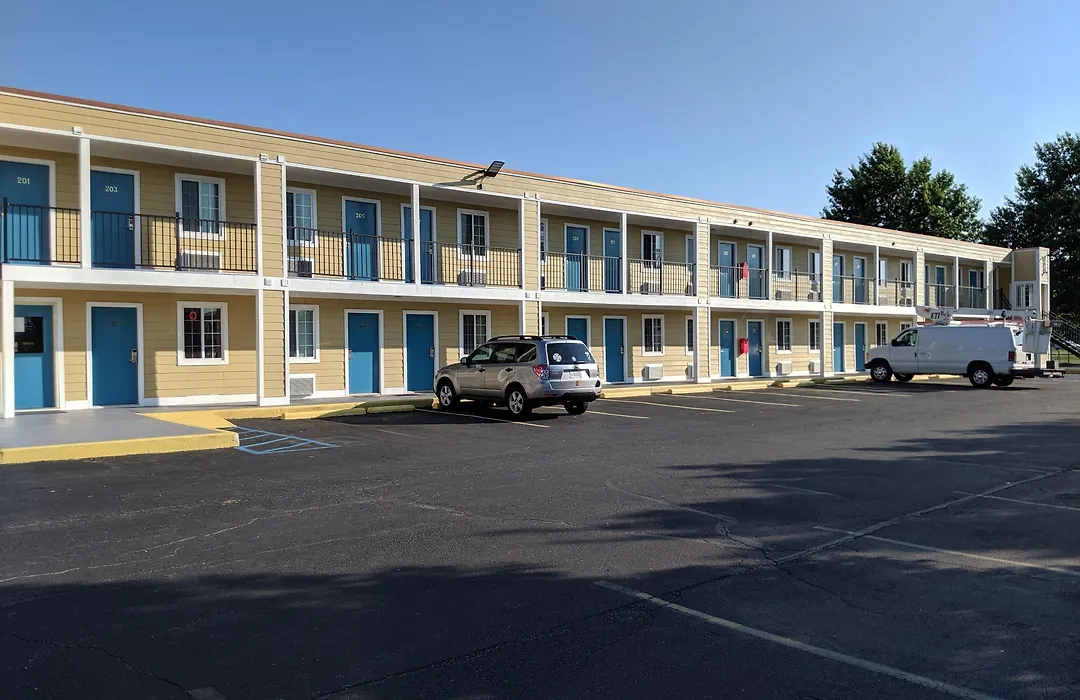 Executive Inn-1