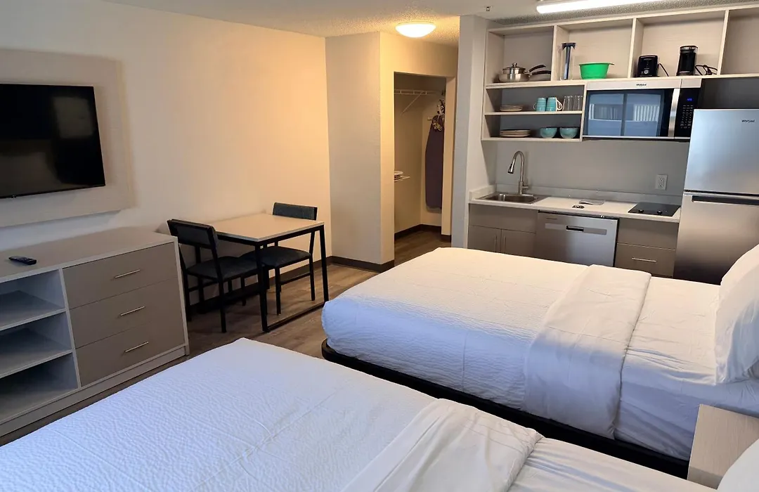 Mainstay Suites Indianapolis Northwest - College Park-1