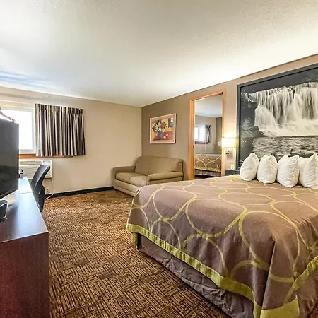 Super 8 By Wyndham Indianapolis Emerson-3