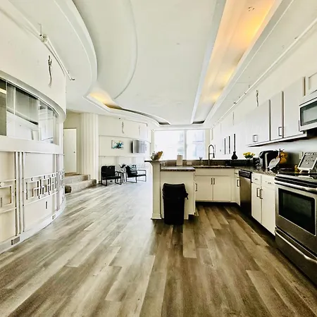 Executive Vacation Suite For 4-3
