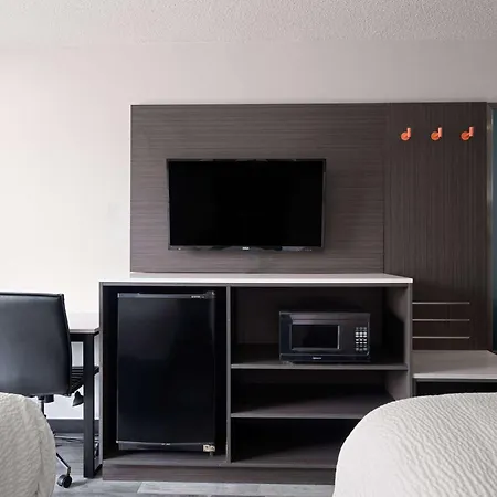 Baymont By Wyndham Indianapolis East-3