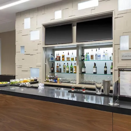 Courtyard By Marriott Indianapolis West-Speedway-3