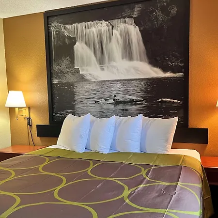 Super 8 By Wyndham Indianapolis/Ne/Castleton Area-2
