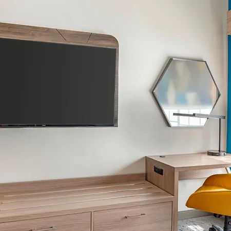 Holiday Inn Express & Suites Indianapolis - East By Ihg-2