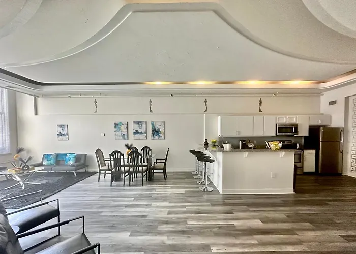 Executive Vacation Suite For 4 Indianapolis