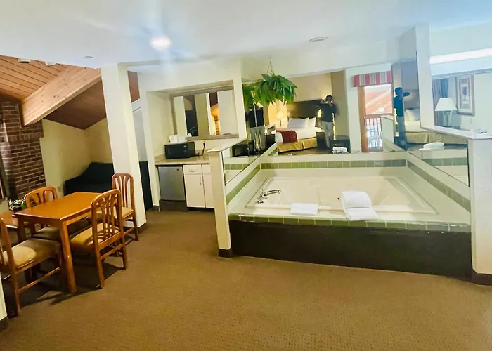 Baymont By Wyndham Indianapolis Hotel