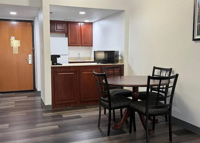 Indianapolis HotelsWingate By Wyndham Airport - Rockville Road