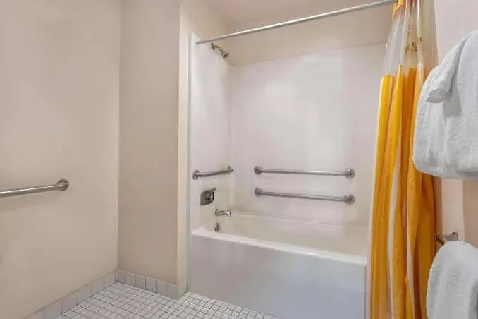Norwood Inn & Suites By Blisspoint Indianapolis