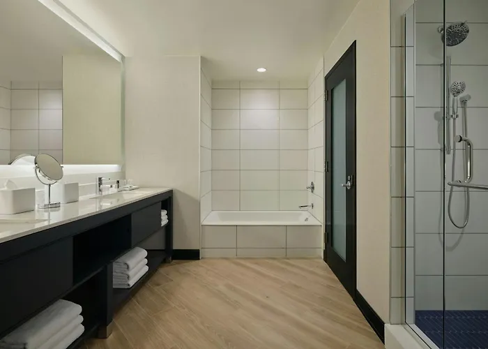 The Alexander Hotel Indianapolis