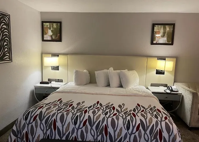 Garnet Waterfront Hotel Indianapolis